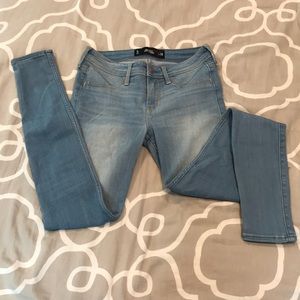 Hollister light wash jeggings size 3